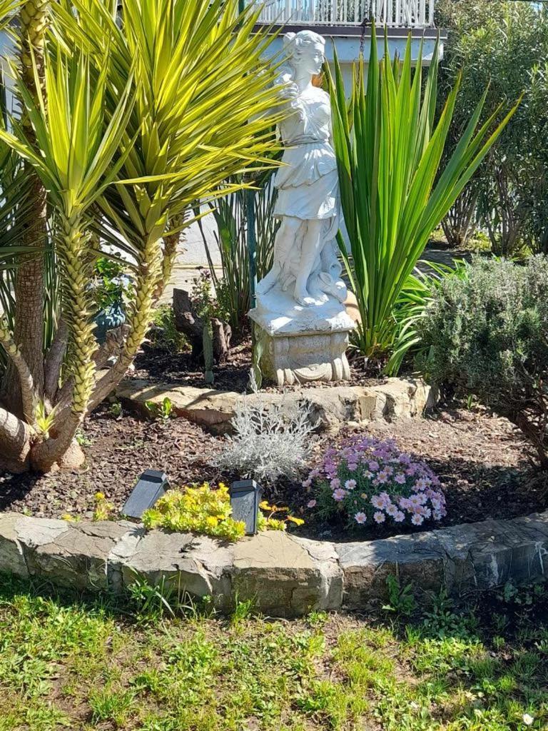Villa La Parisienne Diano Borello المظهر الخارجي الصورة